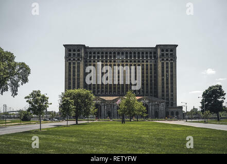Detroit, Michigan, United States - Octobre 2018 : une vue de l'ancien bâtiment de la Gare centrale du Michigan à Detroit, qui a servi comme un important dépôt de fer Banque D'Images