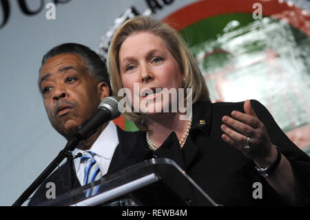 Le sénateur désigné Kirsten Gillibrand donne le coup d'une "écoute tour' à réseau d'Action National à Harlem, New York City. 24 janvier 2009. Crédit : Dennis Van Tine/MediaPunch Banque D'Images