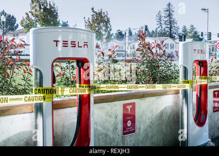 4 décembre 2017 Sunnyvale/CA/USA - Nouvelle station de charge de Tesla sur le point d'ouvrir dans le centre-ville de Sunnyvale, Silicon Valley, San Francisco bay Banque D'Images