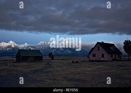 WY02888-00...WYOMING - La Maison Rose, une vieille ferme sur Mormon Row dans le Grand Teton National Park. Banque D'Images