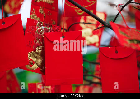 Enveloppe rouge décoré de calligraphie de la nouvelle année lunaire. Images de haute qualité des enveloppes rouges décoré de calligraphie de la nouvelle année lunaire Banque D'Images