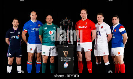 (Gauche-droite) le capitaine écossais Greig Laidlaw, le capitaine italien Sergio Parisse, le capitaine irlandais Rory Best, le capitaine du pays de Galles Alan Wyn Jones, le capitaine anglais Owen Farrell et le capitaine français Guilhem Guirado lors du lancement des six Nations Guinness au Hurlingham Club, Londres. Banque D'Images