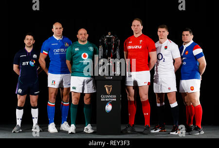 (Gauche-droite) le capitaine écossais Greig Laidlaw, le capitaine italien Sergio Parisse, le capitaine irlandais Rory Best, le capitaine du pays de Galles Alan Wyn Jones, le capitaine anglais Owen Farrell et le capitaine français Guilhem Guirado lors du lancement des six Nations Guinness au Hurlingham Club, Londres. Banque D'Images