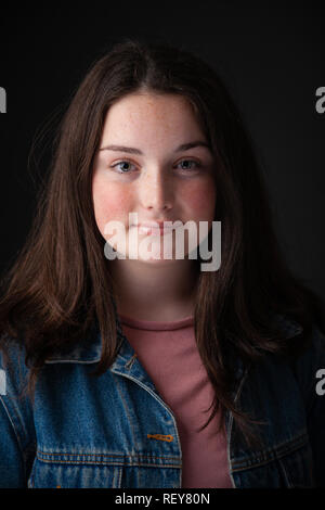 Portrait d'une jolie fille écossais de 14 ans. Banque D'Images