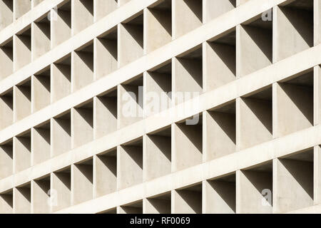 La façade de béton de la Bankia siège à Grenade, Espagne. (Photo crédit : Gonzales Photo - Paul Crudge). Banque D'Images