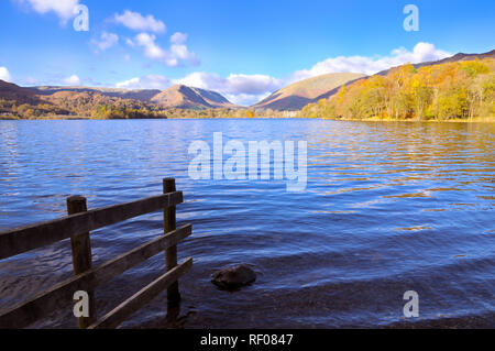 Vue depuis les rives de Grasmere, Lake District, England, UK Banque D'Images