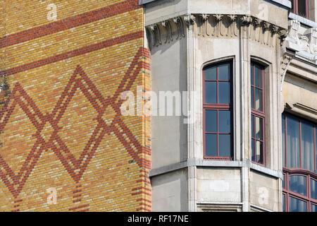 Détail de la façade arrière du Centre des Arts Vooruit, installé dans un impressionnant 100 ans monument à Gand, Belgique Banque D'Images