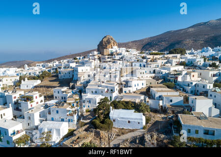 Amorgos island- vue aérienne du village de Chora. Grèce, Iles Kornati Banque D'Images