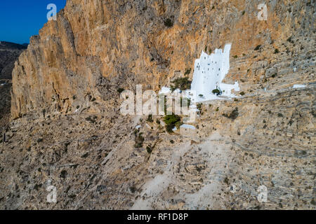 Vue aérienne du monastère de Panagia Hozovitissa sur Amorgos island Banque D'Images