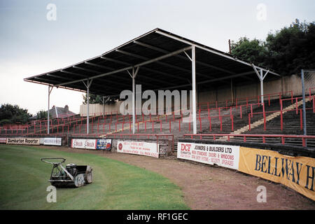 Vue générale du terrain de football de Dumbarton FC, Boghead Park, Dumbarton, en Écosse, en photo le 11 août 1998 Banque D'Images