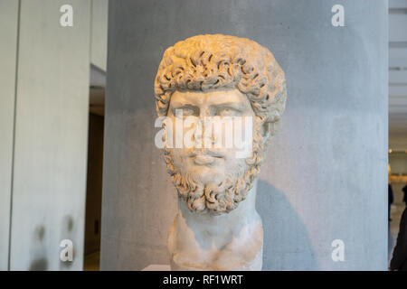 La perfection de sculptures en marbre grec est inégalé. Un absolu doit voir lors de la visite d'Athènes ! Banque D'Images