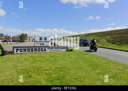 Le Café Ponderosa et cadeaux sur Horseshoe Pass in Llantysilio au-dessus du nord du Pays de Galles Llangollen Banque D'Images