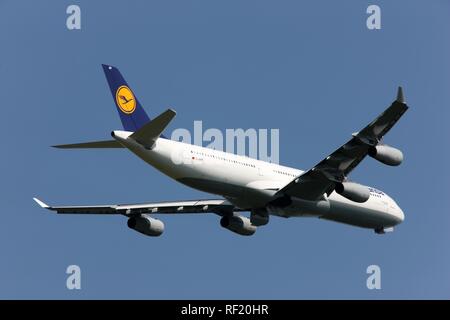 Lufthansa Airbus A340, l'un des trois avions de grande capacité en poste à Düsseldorf depuis mai 2008 pour les connexions au Canada Banque D'Images