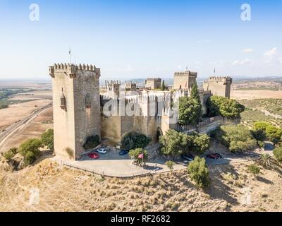 Vue aérienne du château d'Almodovar del Rio, Cordoue, Andalousie, Espagne Banque D'Images