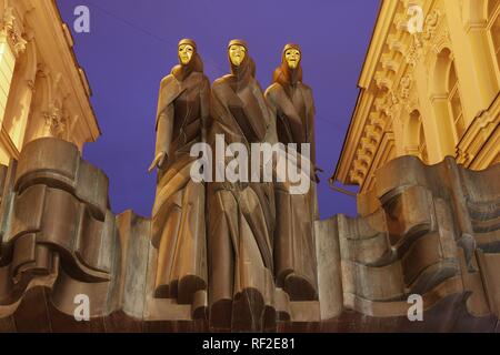 Sculpture, la "Fête des 3 Muses" au Théâtre national d'art dramatique à l'avenue Gedimino, Vilnius, capitale de la Lituanie Banque D'Images