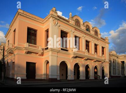 Teatro Tomas Terry au parc Marti, Site du patrimoine mondial de l'Cienfuegos, Las Villas, Centre de Cuba, Cuba, Caraïbes Banque D'Images