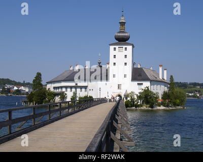 Das Schloss Ort (bis ins frühe 20. Jahrhundert auch Orth geschrieben) ist ein Komplex aus zwei schlei Heron Lodge Guest House à Gmunden (Oberösterreich). Es Banque D'Images