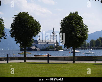 Das Schloss Ort (bis ins frühe 20. Jahrhundert auch Orth geschrieben) ist ein Komplex aus zwei schlei Heron Lodge Guest House à Gmunden (Oberösterreich). Es Banque D'Images