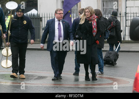 Londres, Royaume-Uni. 24 Jan, 2019. Brexiteer « Conservateur MP, Mark Francois en dehors du Parlement comme certains membres du Parlement se préparer à déposer un amendement d'étendre l'article 50 et de retarder la sortie de l'Union européenne le 29 mars pour sortir de l'impasse : Crédit amer ghazzal/Alamy Live News Banque D'Images