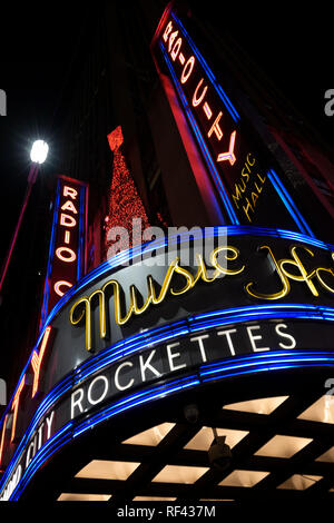 Le Radio City Music Hall, des lumières de Noël, Banque D'Images