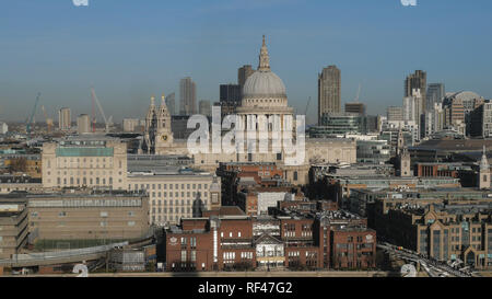 Vue aérienne sur la Cathédrale St Paul à Londres - LONDRES / ANGLETERRE - Décembre 15, 2018 Banque D'Images