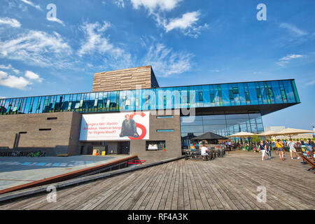 Copenhague, Danemark, 2 août 2018 : bâtiment moderne du Théâtre Royal de centre-ville historique célèbre front de mer face à Copenhague Banque D'Images