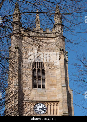 La tour de l'horloge de St Georges, ancienne église paroissiale, Sheffield, South Yorkshire, Angleterre, Royaume-Uni. Banque D'Images