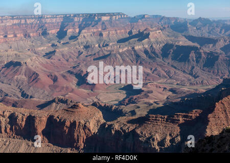 Vue imprenable sur le Grand Canyon de Lipan Point sur la rive sud, le Parc National du Grand Canyon, Arizona, USA. Banque D'Images