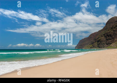 Polihale Beach Park, en regardant vers la côte de Na Pali ; Kauai, Hawaii. . Banque D'Images