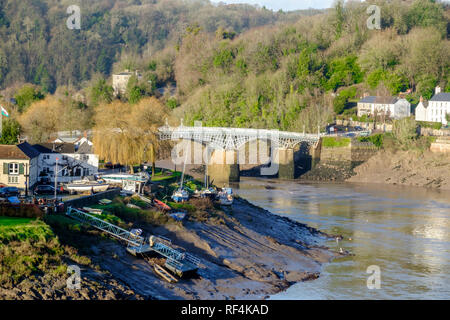 Pont de fer sur la rivière Wye. Chepstow, une petite ville de Monmouthshire, au Pays de Galles ; il se trouve sur la frontière avec l'Angleterre et peuvent bénéficier de la suppression de la T Banque D'Images