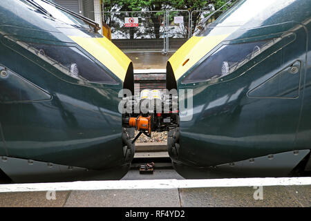 Great Western Railway GWR 800 classe libre de wagons de train, à l'assemblage à la gare de Swansea au Pays de Galles UK Novembre 2018 KATHY DEWITT Banque D'Images