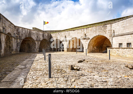 La cour intérieure de la Citadelle avec de vieux canons. Banque D'Images