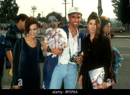 LOS ANGELES, CA - le 31 octobre : Vous assister à Tim Burton "The Nightmare Before Christmas' book event le 31 octobre 1993 à Los Angeles, Californie. Photo de Barry King/Alamy Stock Photo Banque D'Images