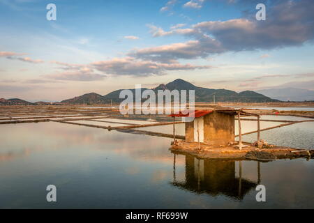 Beau paysage de Phan Rang, Ninh Chu, Vietnam , lacs de sel fond d'écran à partir de Tham Chap Banque D'Images