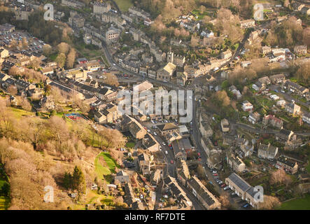 Une vue aérienne du centre-ville de Holmfirth , dans les Pennines, West Yorkshire, dans le Nord de l'Angleterre, Royaume-Uni. Accueil de last of the Summer Wine. Banque D'Images