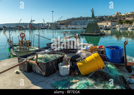 Mer Adriatique, port d'Ortona. Abruzzo, Italie Banque D'Images