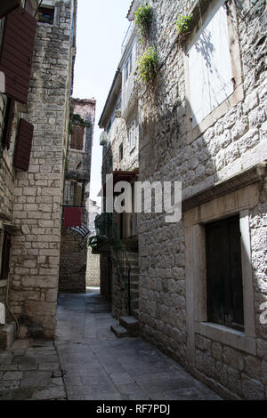 Trogir est un port en Croatie et se trouve à environ 15 kilomètres de Pula l'ouest de Split, Trogir. ist eine Hafenstadt in Kroatien und liegt in Banque D'Images