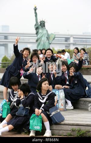 Classe de l'école entière à Odaiba, Tokyo, Japon, Asie Banque D'Images