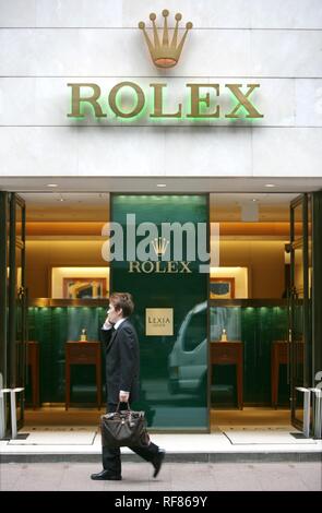 Ginza shopping élégant quartier de divertissement et de magasin Rolex sur Chuo Dori Tokyo Japon Banque D'Images