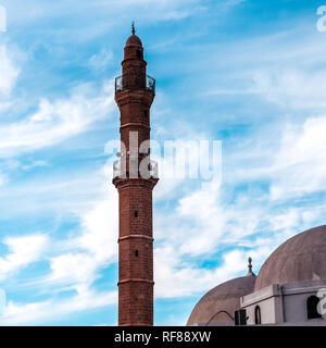 Tour de Bahr mosquée ou mosquée de la mer dans la vieille ville de Jaffa, en Israël. C'est la plus ancienne mosquée existante à Jaffa, en Israël. Banque D'Images