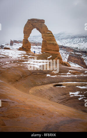 L'hiver est le moment idéal pour visiter Arches National Park dans l'Utah, où le parc est moins bondé et il y a une chance de neige recouvrent le paysage Banque D'Images