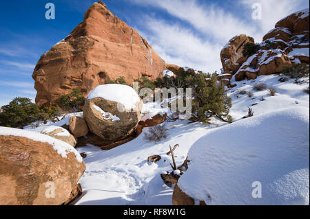 L'hiver est le moment idéal pour visiter Arches National Park dans l'Utah, où le parc est moins bondé et il y a une chance de neige recouvrent le paysage Banque D'Images