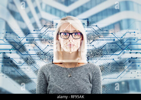 Young caucasian woman système de reconnaissance faciale. Technologie futuriste face id scanning 3D concept. La vérification biométrique et la détection. Les droits de l'identi Banque D'Images