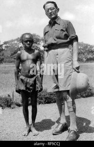 hauteur pygmée 1,24 mt et lidio cipriani, congo belge, afrique 1927-30 Banque D'Images