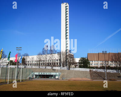 HELSINKI, FINLANDE-MARS 27, 2016 : La tour du Stade Olympique d'Helsinki Banque D'Images