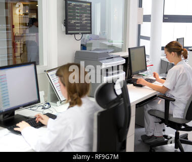 Hôpital privé "Clinique Saint Exupery de Toulouse", clinique spécialisée dans le traitement des maladies du rein, la maladie rénale. La gestion des médicaments dans Banque D'Images