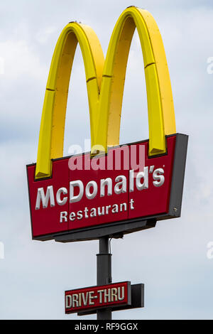 Chicago, Illinois, United States - 9 août 2018 : tir de McDonald's signalisation prises à Chicago, IL. Banque D'Images