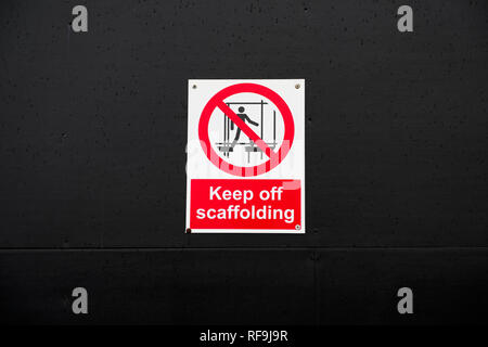Les échafaudages garder hors site panneau de sécurité pour l'industrie de la construction Banque D'Images