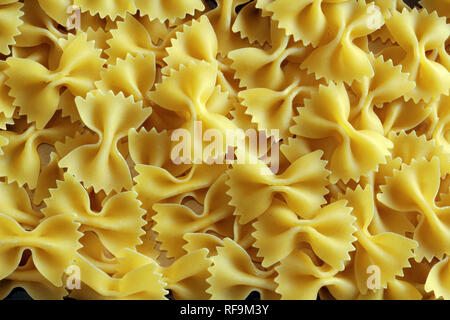 Farfalle ou Bow Tie Pasta Background Banque D'Images