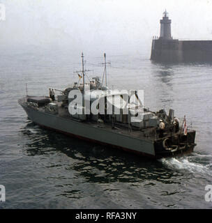 La MARINE ROYALE Schnellboot / bateau de patrouille rapide Attaque Rapide / Brave-Class - Artisanat - HMS Brave Samurai P1012 Banque D'Images